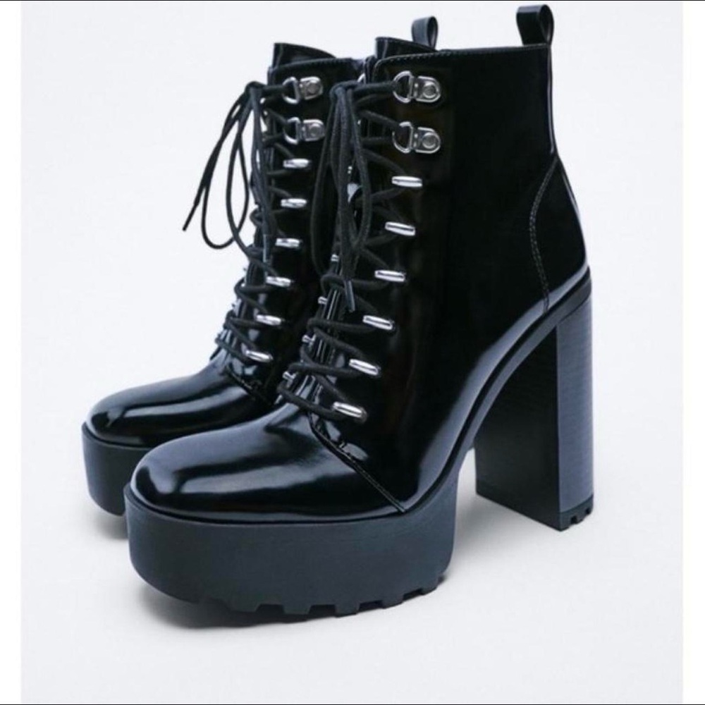 ZARA HELLED BLACK BOOTS